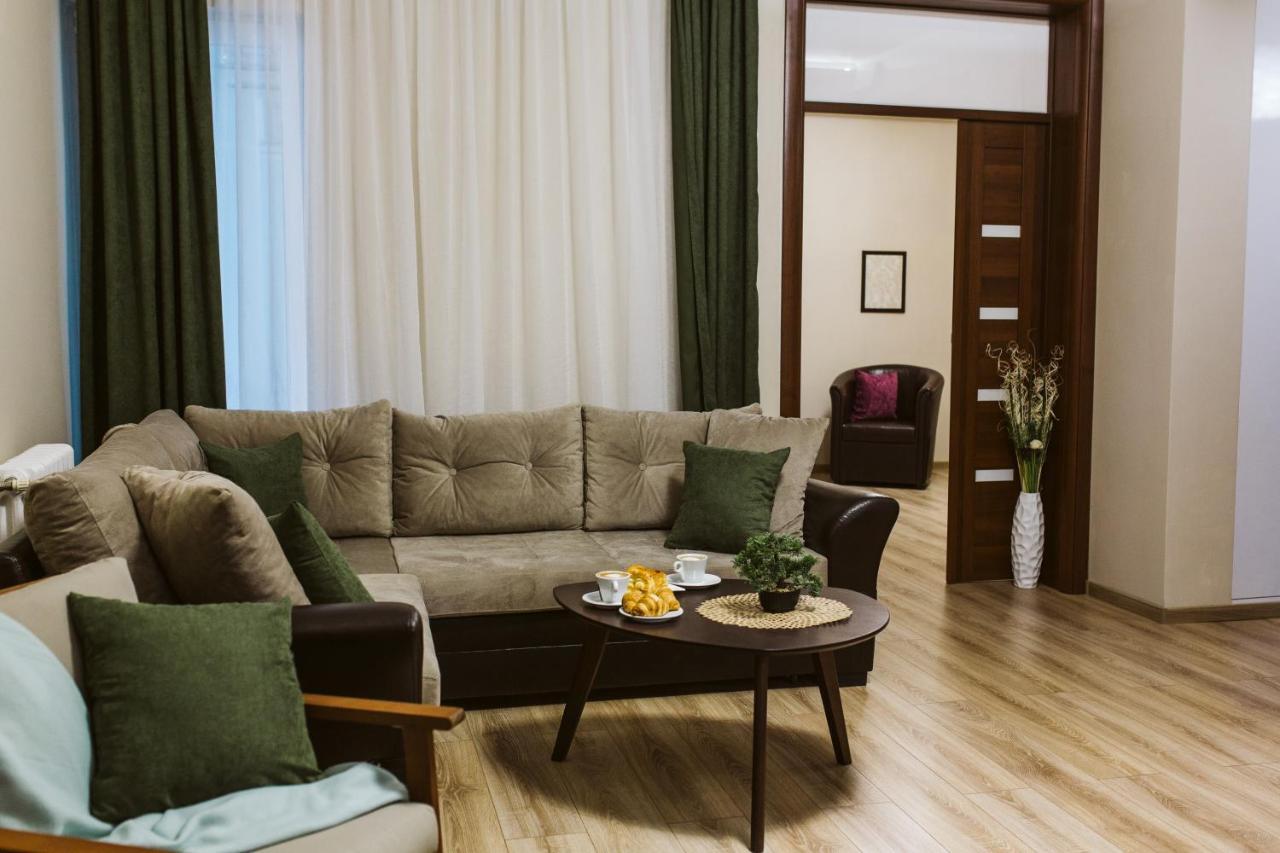 Vively Lux Apartment Subotica Buitenkant foto